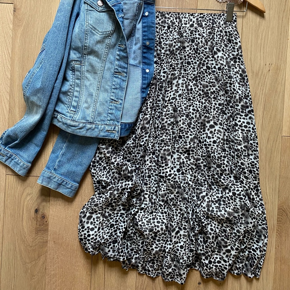 A New Day Animal Print Pleated MIDI Skirt XS